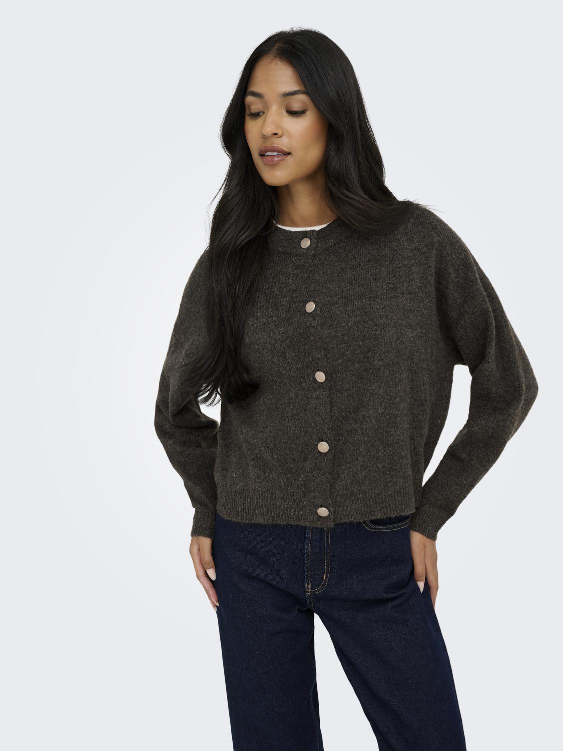 model_shot-front